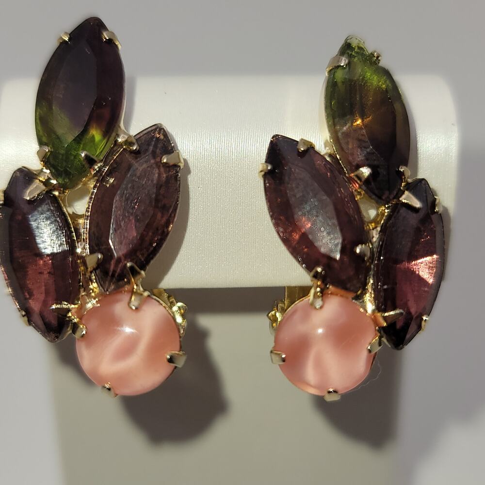 Vintage Gold-tone Purple to Green Transition Rhinestone Pink Cabochon Clip-on